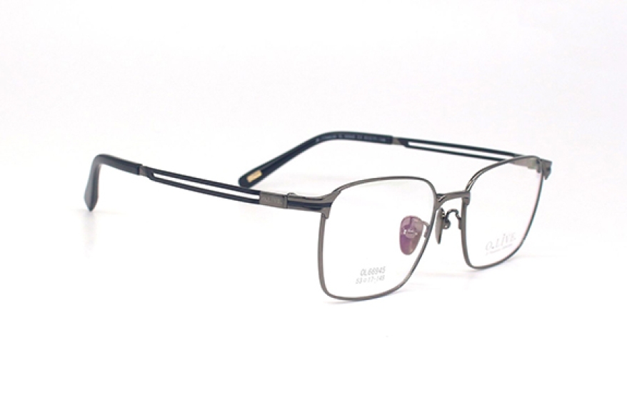 GỌNG KÍNH TITANIUM OLIVE β TITANIUM IP - 66945